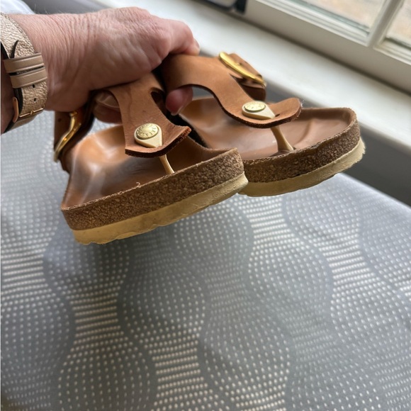 Birkenstock Gizeh Brown Sandals with Gold Buckle - Picture 9 of 10